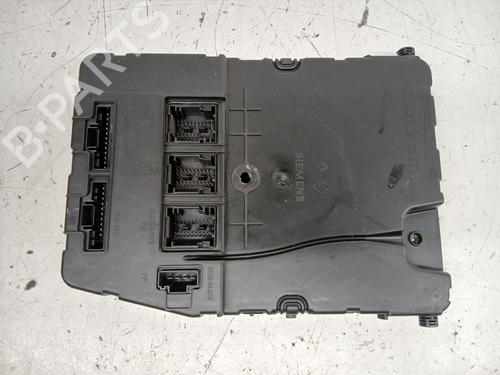 Used Fuse box RENAULT SCÉNIC II (JM0/1_) [2003-2010]  30551658