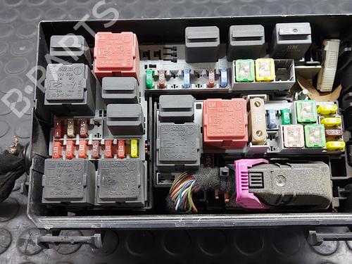 Used Fuse box HYUNDAI COUPE I (RD) 2.0 16V (139 hp) 20835286