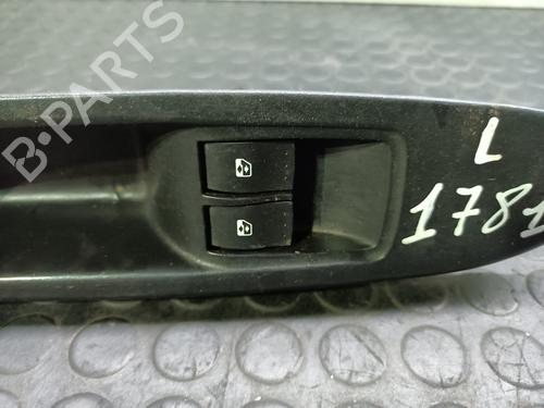 Fensterheberschalter links vorne für RENAULT CLIO II (BB_, CB_) 1.5 dCi (B/CB3M) (64 hp) 20814533