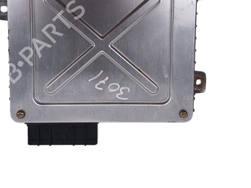 Used Engine control unit (ECU) Engine control unit (ECU) LAND ROVER DISCOVERY II (L318) 2.5 Td5 4x4 (139 hp) 32679883 32679883