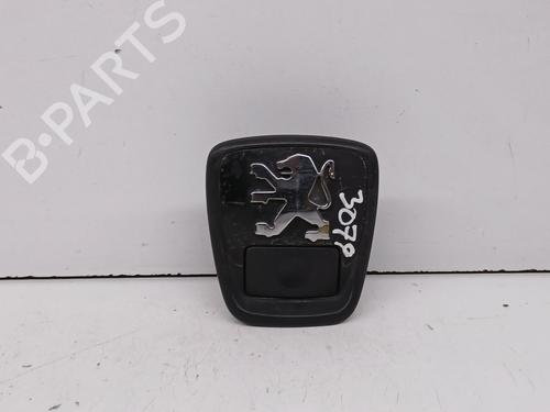 Used Tailgate handle PEUGEOT 306 (7B, N3, N5) [1993-2003]  28004999
