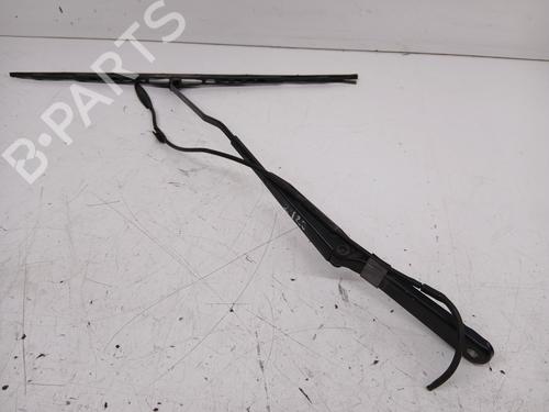 Used Front windshield wiper arm RENAULT MASTER II Van (FD) 2.5 dCi (120 hp) 26040146