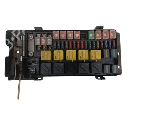 Used Fuse box Fuse box LAND ROVER DISCOVERY II (L318) 2.5 Td5 4x4 (139 hp) 32679899 32679899