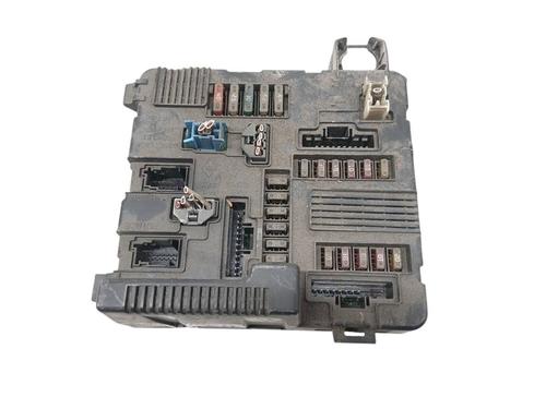 Fuse box RENAULT MEGANE II Saloon (LM0/1_) 1.9 dCi (LM0G, LM1G, LM2C) | BP40452397E1 - Image 2