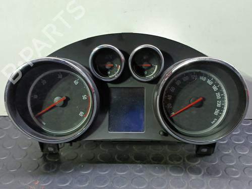 Used Instrument cluster OPEL ASTRA J (P10) [2009-2016]  20841428