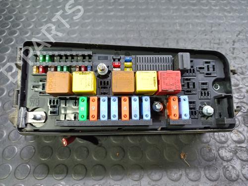 Used Fuse box OPEL SIGNUM Hatchback (Z03) 2.2 DTI (F48) (125 hp) 20825703