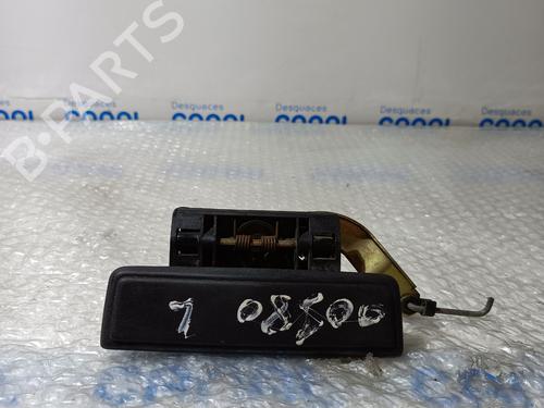 Używane Klamka zewnętrzna drzwi przednich lewych PEUGEOT 205 I (741A/C) 1.7 Diesel (60 hp) 20816489