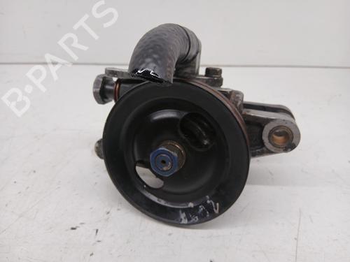 Pompe de direction assistée HYUNDAI LANTRA II (J-2) 1.6 i (90 hp) 30535482