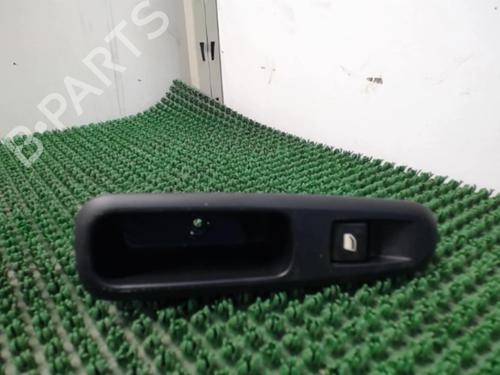 Used Left rear window switch Left rear window switch PEUGEOT 5008 (0U_, 0E_) 2.0 HDi 150 / BlueHDi 150 (150 hp) 22082232 22082232