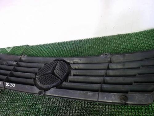Used Grille Grille MERCEDES-BENZ SPRINTER 2-t Van (B901, B902) 208 D (901.361, 901.362, 902.361, 902.362) (79 hp) 22081825 22081825
