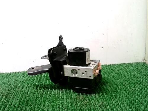 Abs pomp TOYOTA YARIS (_P9_) 1.4 D-4D (NLP90_, NLP90R) (90 hp) 30628912