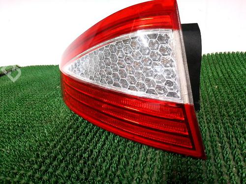 Used Right tailgate light Right tailgate light 20874151 20874151