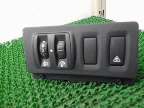 Used Headlight switch Headlight switch RENAULT LAGUNA III (BT0/1) 1.5 dCi (BT00, BT0A, BT0T, BT1J) (110 hp) 22083707 22083707