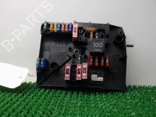 Used Fuse box VW GOLF V (1K1) 1.9 TDI (105 hp) 22076214