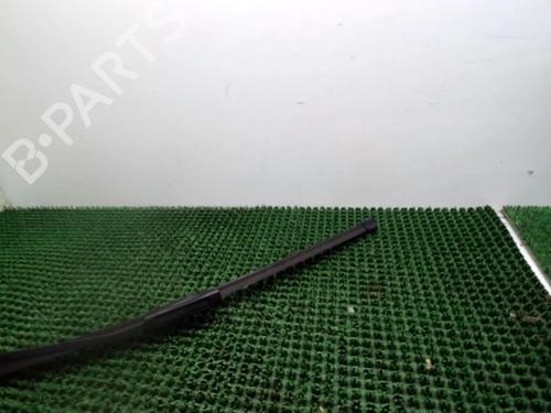 Used Front windshield wiper arm Front windshield wiper arm 22084946 22084946