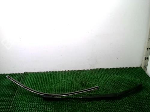 Used Front windshield wiper arm MERCEDES-BENZ A-CLASS (W176) A 180 CDI (176.000) (109 hp) 29849823