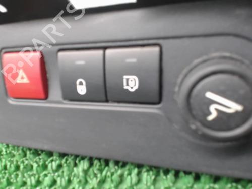 Used Warning switch Warning switch CITROËN BERLINGO Box Body/MPV (B9) 1.6 BlueHDi 100 (99 hp) 22084270 22084270