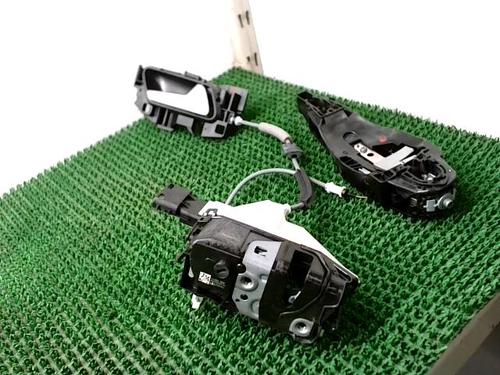 Front right lock OPEL CORSA F (P2JO) 1.2 (68) | BP29892914C97