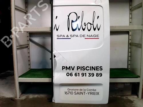 right-tailgate-nissan-nv300-van-x82-2016-32455892 main image