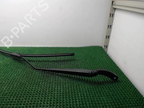 Used Front windshield wiper arm Front windshield wiper arm 22078015 22078015