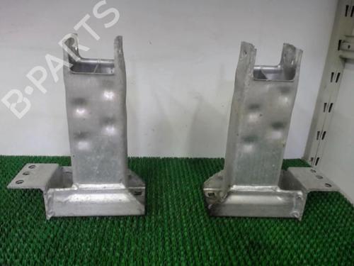 Used Front bumper bracket BMW X3 (E83) 2.0 d (150 hp) 22084381