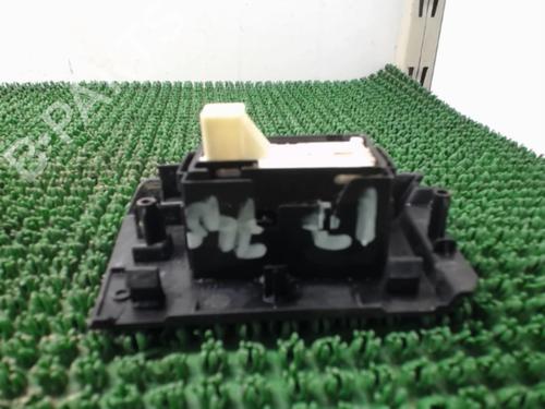 Used Right rear window switch Right rear window switch TOYOTA AURIS (_E18_) 1.8 Hybrid (ZWE186_, ZWE186R) (136 hp) 22082490 22082490