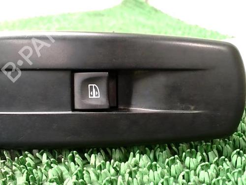 Used Right front window switch Right front window switch RENAULT MEGANE III Grandtour (KZ0/1) 1.5 dCi (KZ09, KZ0D, KZ1G, KZ29, KZ14, KZ1W, KZ10, KZ1F,... (110 hp) 24939456 24939456