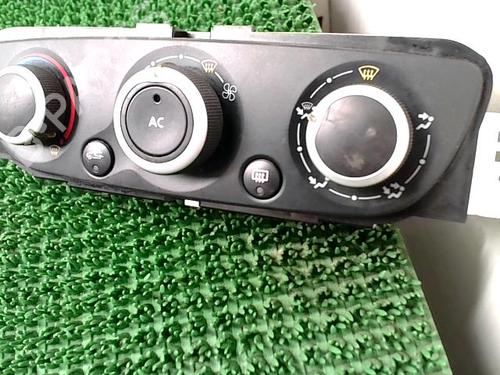 climate-control-renault-megane-iii-hatchback-bz01_-b3_-2008-24531700 main image