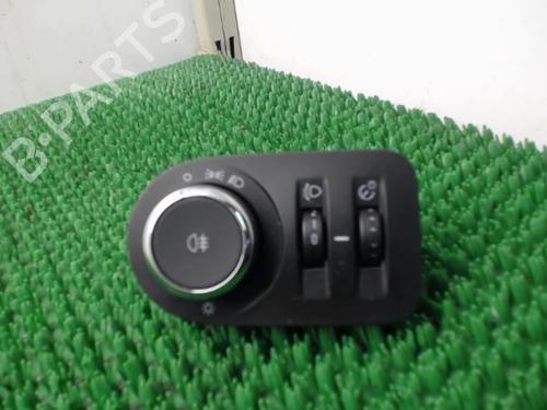 Used Headlight switch OPEL CORSA E (X15) 1.3 CDTI (08, 68) (75 hp) 22083820