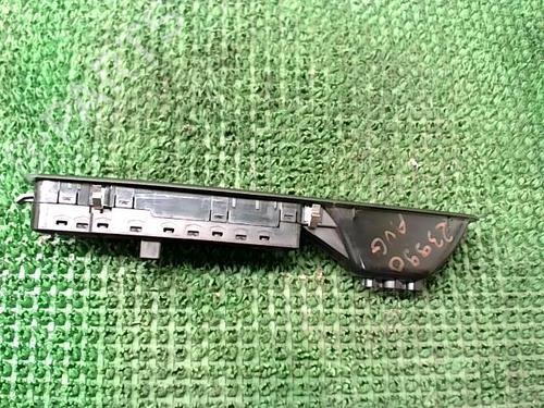 Used Left front window switch Left front window switch RENAULT GRAND SCÉNIC III (JZ0/1_) 1.5 dCi (JZ0B, JZ07) (106 hp) 29924899 29924899