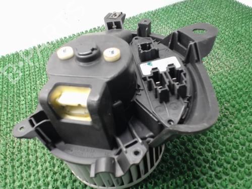 Used Heater blower motor FIAT GRANDE PUNTO (199_) 1.3 D Multijet (199.AXD11, 199.AXD1A, 199.AXD1B,... (90 hp) 22081021