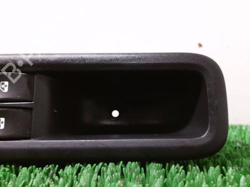 Used Left front window switch Left front window switch RENAULT CLIO III (BR0/1, CR0/1) 1.5 dCi (BR17, CR17) (86 hp) 34243539 34243539