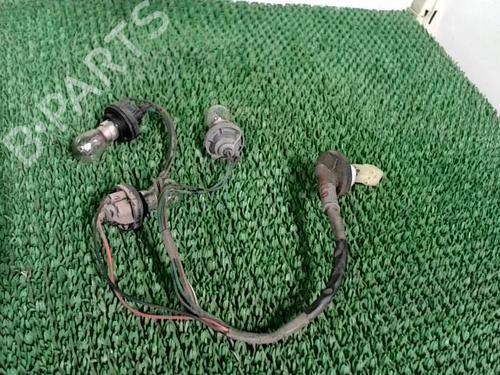 Used Lamp holder SUZUKI SWIFT III (MZ, EZ) 1.3 DDiS (RS413D) (69 hp) 29900990