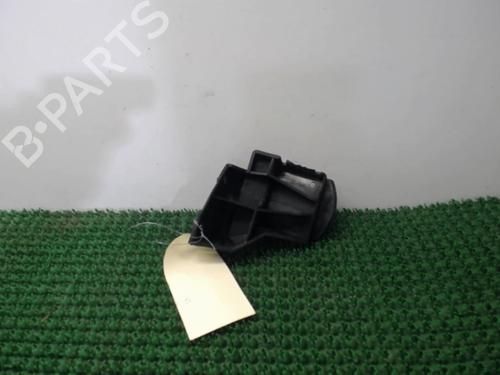 Kofangerbeslag bag BMW 3 (E46) 320 d | BP22076643C159 - Image 2
