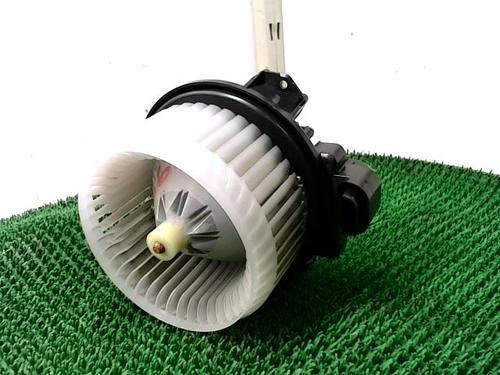 Used Heater blower motor TOYOTA YARIS (_P9_) 1.4 D-4D (NLP90_, NLP90R) (90 hp) 30544153
