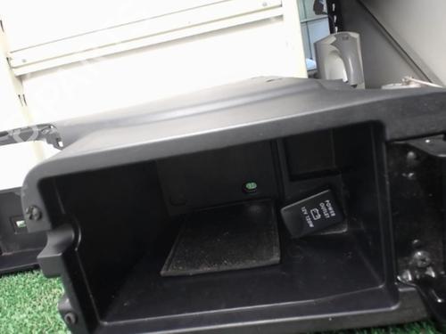 Armlæn Armlæn CITROËN C-CROSSER (VU_, VV_) 2.4 16V (170 hp) 22081065 22081065