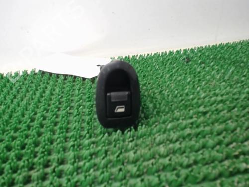 Used Right front window switch PEUGEOT 1007 (KM_) 1.4 HDi (68 hp) 22077240
