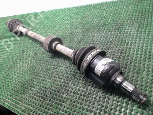 Used Right front driveshaft Right front driveshaft TOYOTA YARIS (_P1_) 1.4 D-4D (NLP10_, NLP10R) (75 hp) 22079832 22079832