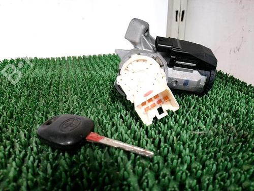 Used Ignition barrel Ignition barrel TOYOTA YARIS (_P9_) 1.4 D-4D (NLP90_, NLP90R) (90 hp) 39243015 39243015