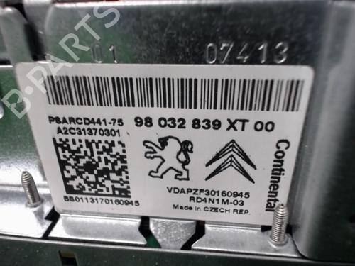 Used Radio Radio CITROËN C3 II (SC_) 1.4 HDi 70 (SC8HZC, SC8HR0, SC8HP4) (68 hp) 22083249 22083249