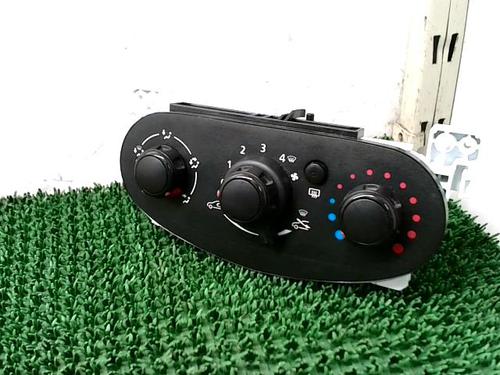 Used Climate control Climate control DACIA SANDERO II 1.5 dCi 75 / Blue dCi 75 (B8JW, B8M4, B8AH, B8M7, B8M6) (75 hp) 22412792 22412792
