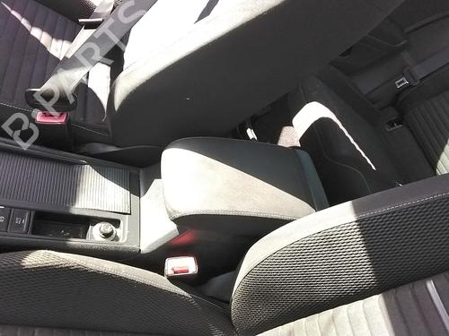 Used Armrest / Center console Armrest / Center console VW GOLF VII (5G1, BQ1, BE1, BE2) [2012-2021] 35780498 35780498
