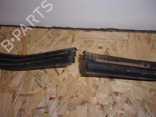Gummiliste Gummiliste RENAULT MASTER II Van (FD) 2.5 dCi 100 (FD0U, FD0V, FD3U, FD3V, FD8U, FD8V) (99 hp) 22075652 22075652