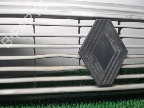 Used Grille Grille RENAULT MASTER I Van (T__) 28-35 2.4 D (71 hp) 22084317 22084317