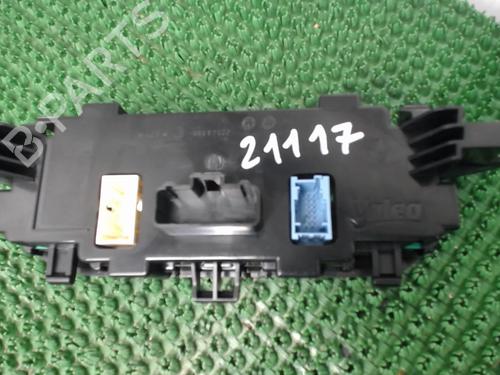Used Climate control Climate control RENAULT TWINGO II (CN0_) 1.2 16V (CN04, CN0B) (75 hp) 22081962 22081962