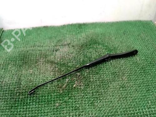 front-windshield-wiper-arm-dacia-duster-hs_-2010-2011-2012-2013-2014-2015-2016-2017-2018-27397640 main image