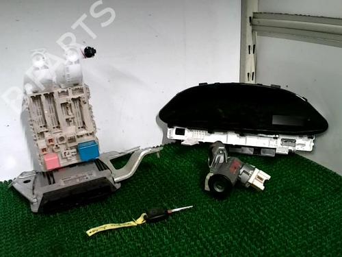 Used Electronic module TOYOTA YARIS (_P9_) 1.4 D-4D (NLP90_, NLP90R) (90 hp) 30544147