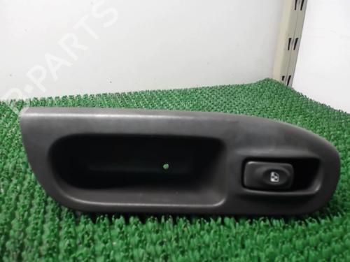 Mando elevalunas delantera derecho RENAULT SCÉNIC I MPV (JA0/1_, FA0_) 1.6 (JA00, JA16, JA15, JA19, JA1V, JA2B, JA2C, JA0B,... (107 hp) 22080625
