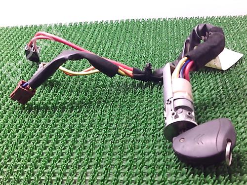 Used Ignition barrel CITROËN XSARA Break (N2) 1.9 TD (90 hp) 22076106