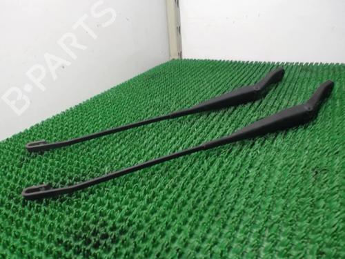 Front windshield wiper arm DACIA DUSTER (HS_) 1.5 dCi (HSMC) | BP22084017C143 